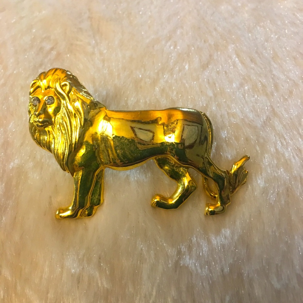 King of the Jungle lion pin